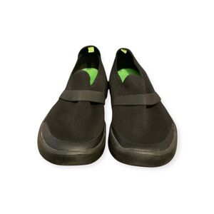 Women’s OOFOS OOmg low black slip-on shoes, size 10
